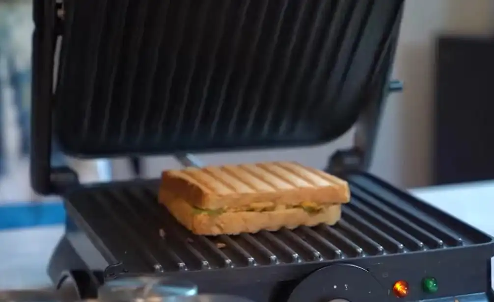 grilling of chickpea sandwich
