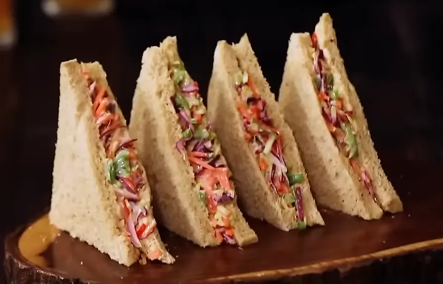 coleslaw sandwich