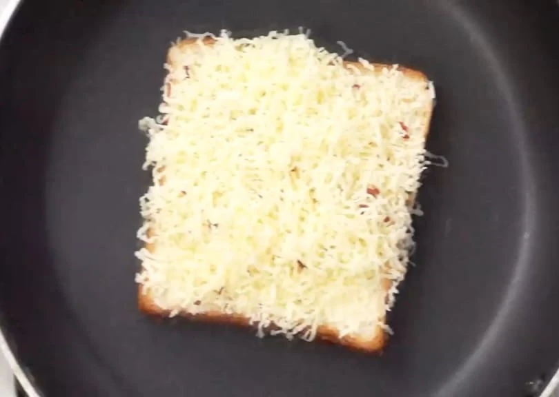 bread toast in pan